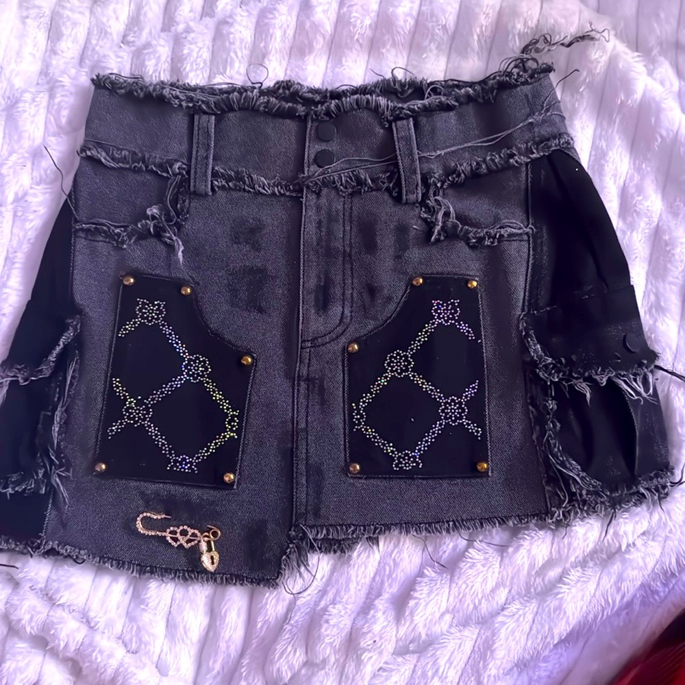 BRAND NEW Saint Giovanni De La Mode Skirt